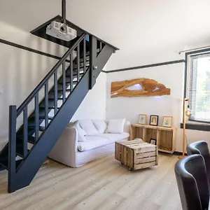 mamie-jane-suite-deluxe-face-au-lac.hotels-rhonealpes.com/