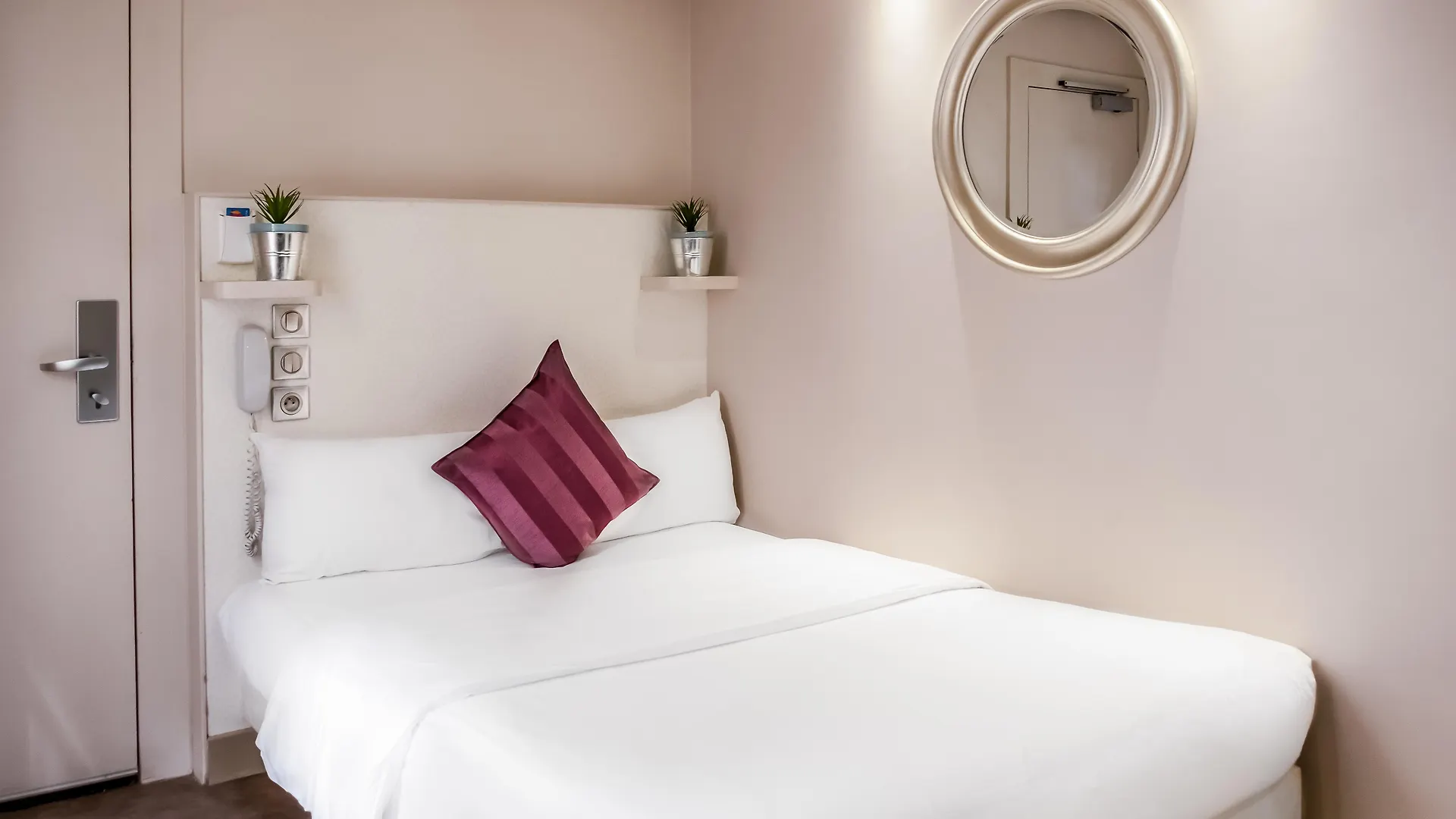 Hotel Nation Montmartre París 3*,