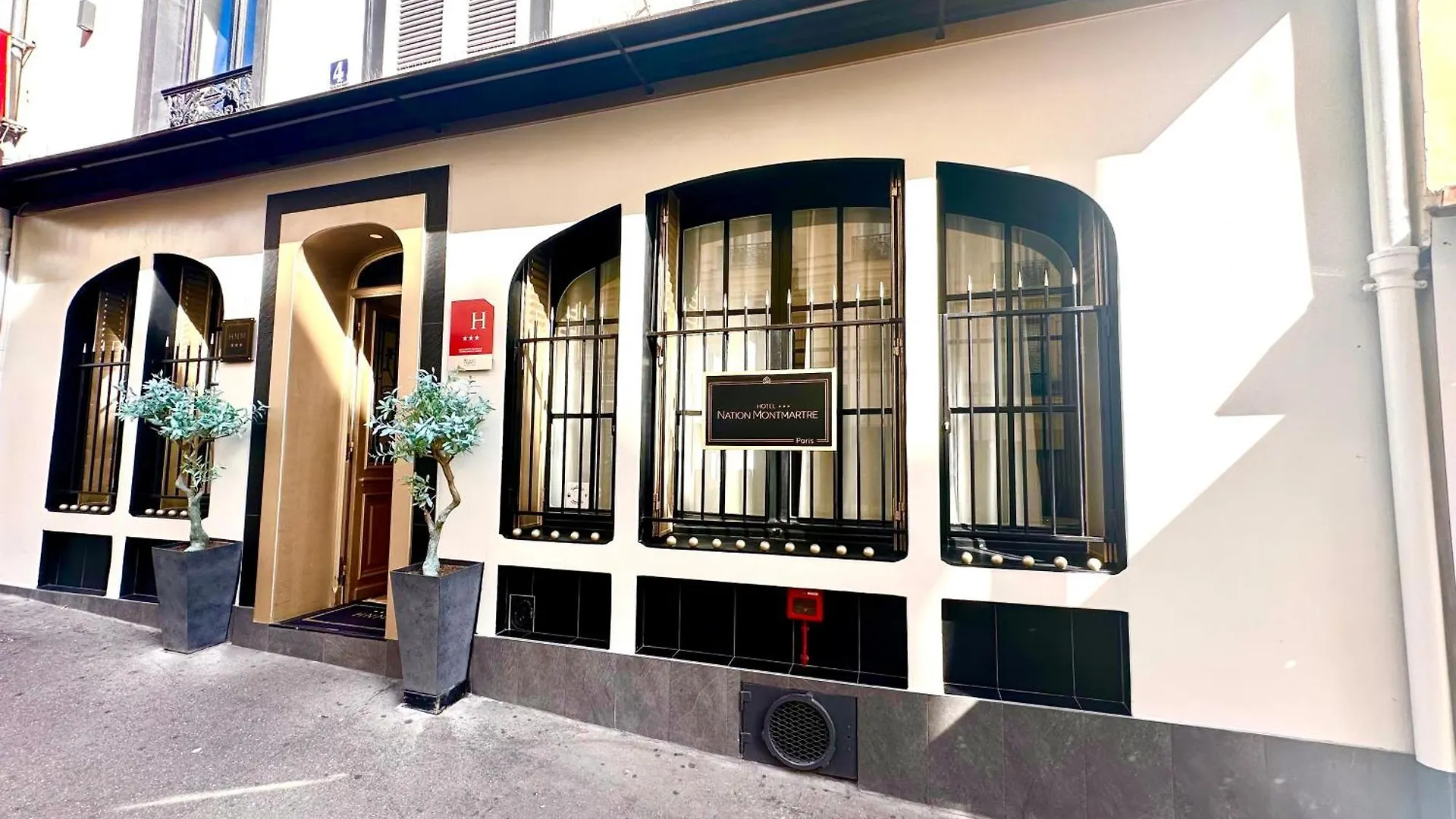 ***  Hotel Nation Montmartre Paris France