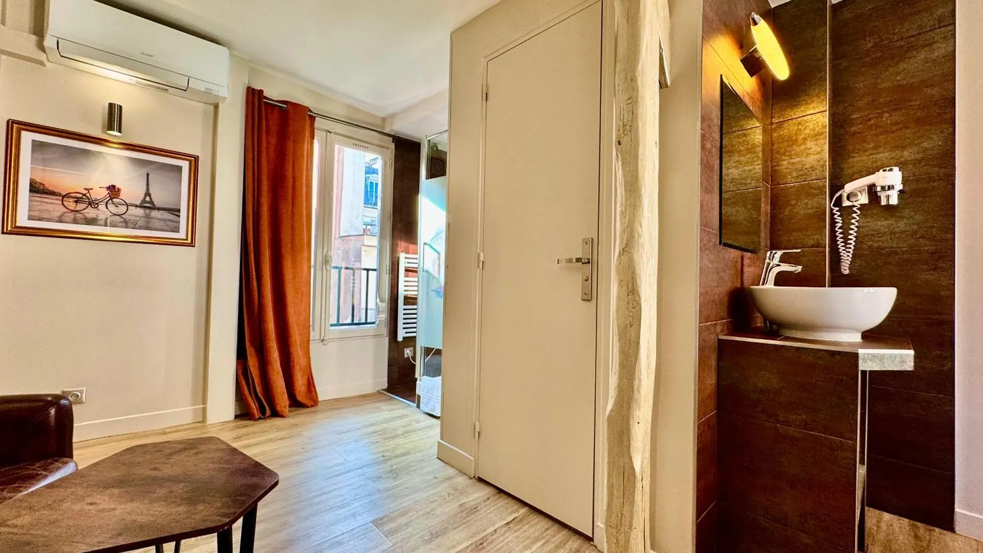 Hotel Hôtel Nation Montmartre Paris